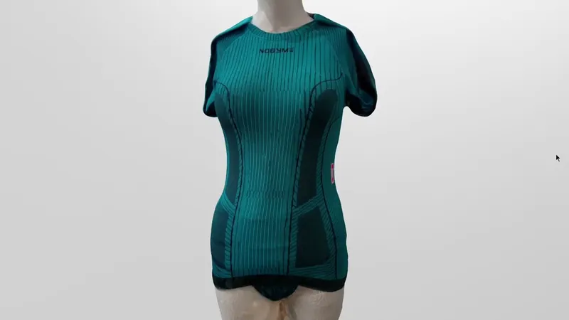 3D-Scan-Ergebnis: Torso mit Schultern im Scan-Shirt